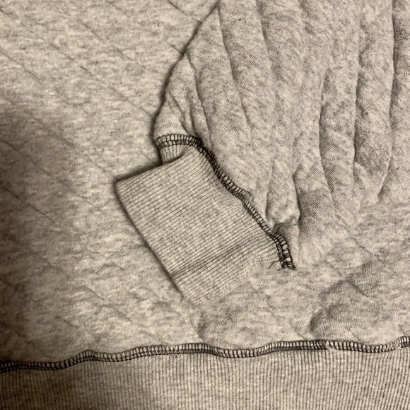 Super cute Gilded Intent crop sweatshirt, size large - Picture 3 of 6